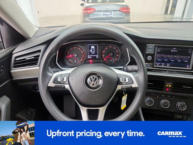 Photo of 2019 Blue Volkswagen Jetta