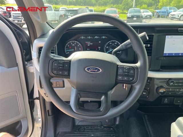 Photo of 2025 Oxford White Ford F-250