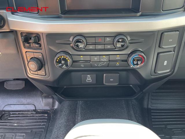 Photo of 2025 Oxford White Ford F-250