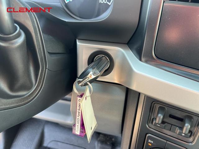 Photo of 2025 Oxford White Ford F-250
