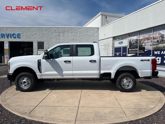 Photo of 2025 Oxford White Ford F-250