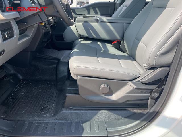Photo of 2025 Oxford White Ford F-250