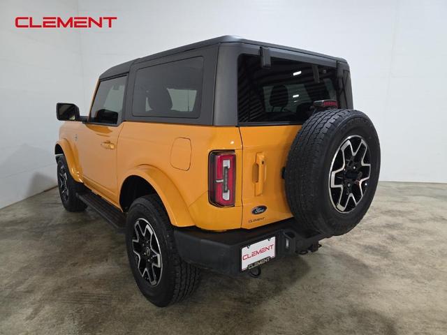 Photo of 2022 Orange Metallic Ford Bronco