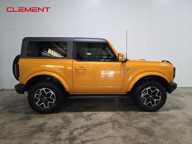 Photo of 2022 Orange Metallic Ford Bronco
