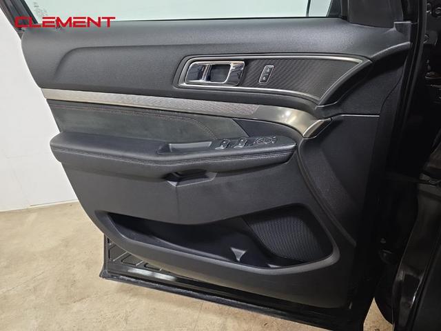 Photo of 2019 Black Metallic Ford Explorer