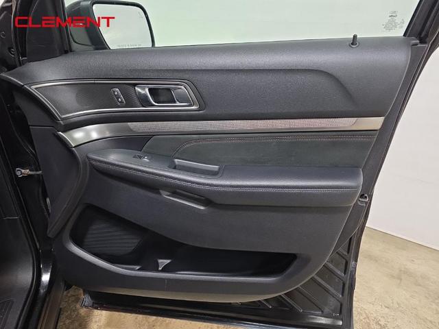 Photo of 2019 Black Metallic Ford Explorer