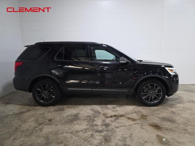 Photo of 2019 Black Metallic Ford Explorer