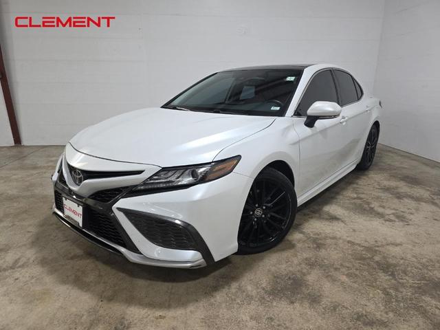 Photo of 2021 Super White Toyota Camry