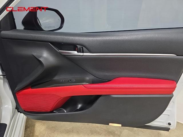 Photo of 2021 Super White Toyota Camry