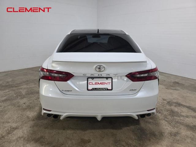 Photo of 2021 Super White Toyota Camry