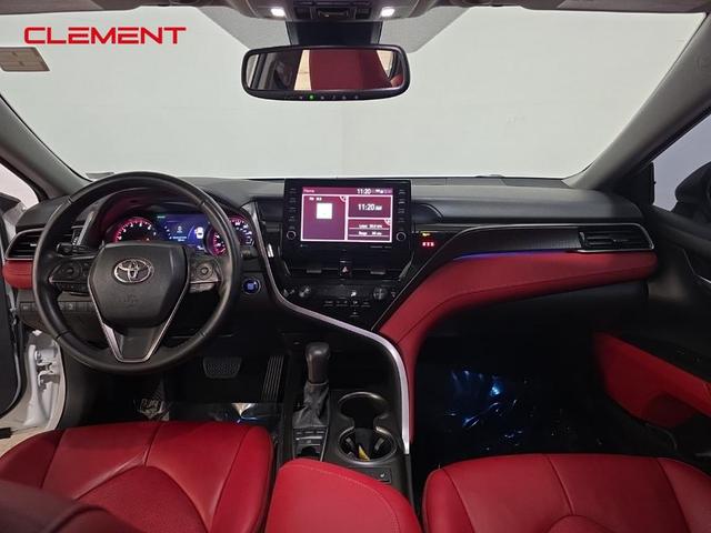 Photo of 2021 Super White Toyota Camry