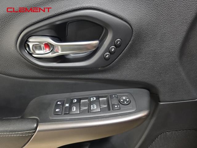 Photo of 2019 Olive Green Pearlcoat Jeep Cherokee