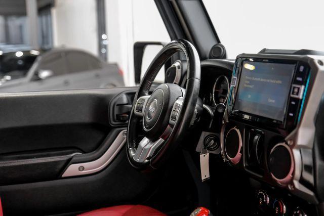 Photo of 2013 Gray Jeep Wrangler