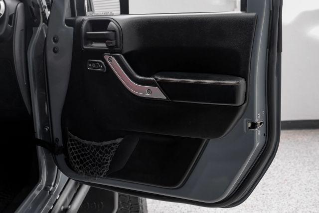 Photo of 2013 Gray Jeep Wrangler