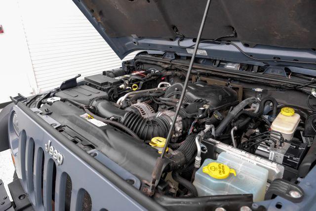 Photo of 2013 Gray Jeep Wrangler