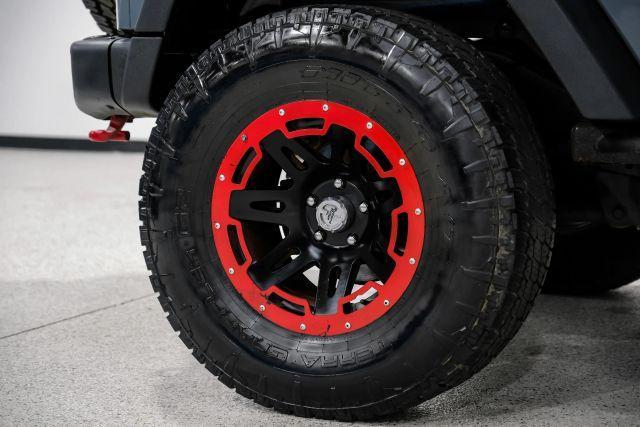 Photo of 2013 Gray Jeep Wrangler