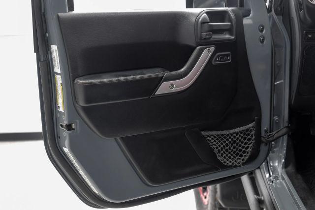 Photo of 2013 Gray Jeep Wrangler
