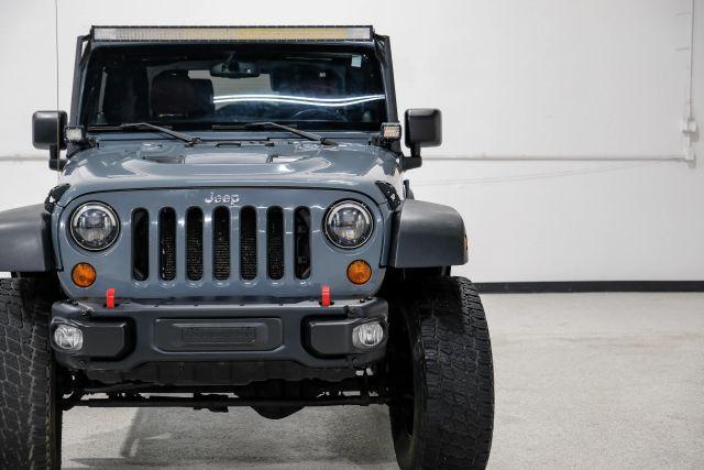 Photo of 2013 Gray Jeep Wrangler