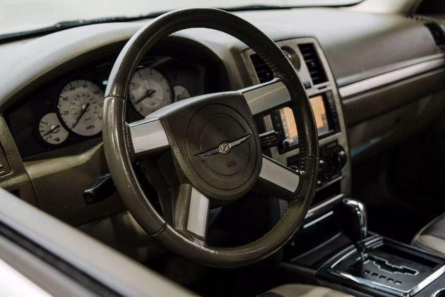 Photo of 2008 Silver Chrysler 300