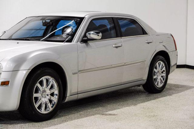 Photo of 2008 Silver Chrysler 300
