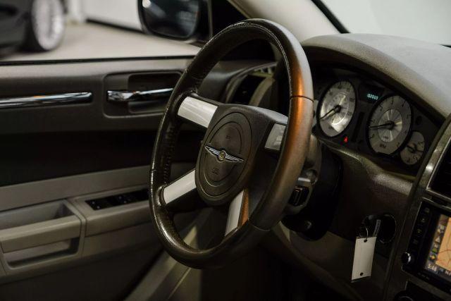 Photo of 2008 Silver Chrysler 300