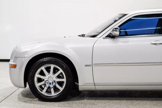 Photo of 2008 Silver Chrysler 300