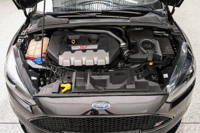 Photo of 2016 Black Ford Focus ST