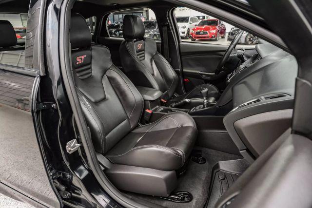 Photo of 2016 Black Ford Focus ST