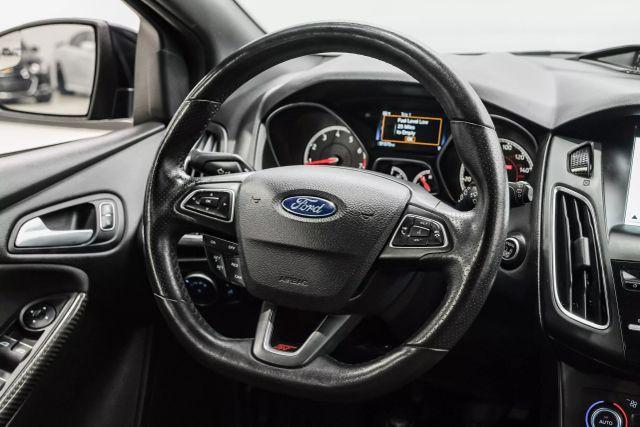 Photo of 2016 Black Ford Focus ST