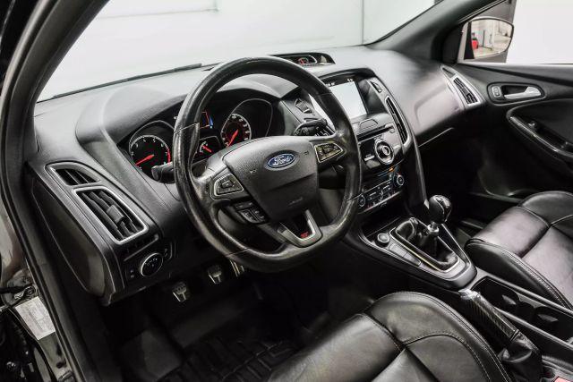 Photo of 2016 Black Ford Focus ST