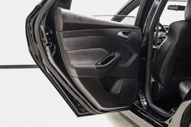 Photo of 2016 Black Ford Focus ST