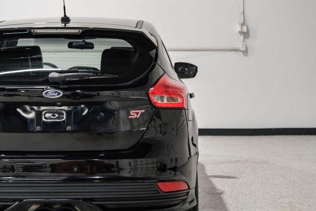 Photo of 2016 Black Ford Focus ST