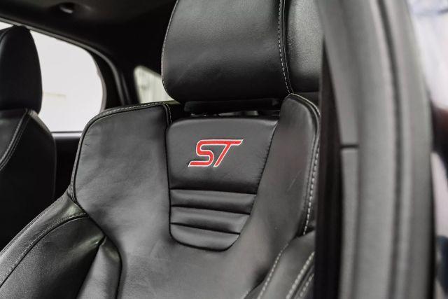 Photo of 2016 Black Ford Focus ST