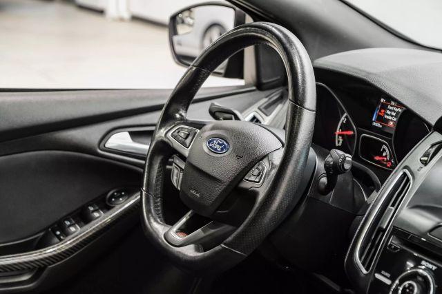 Photo of 2016 Black Ford Focus ST