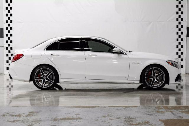 Photo of 2015 White Mercedes-Benz C-Class