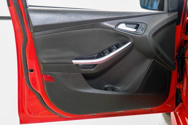 Photo of 2016 Red Ford Focus ST