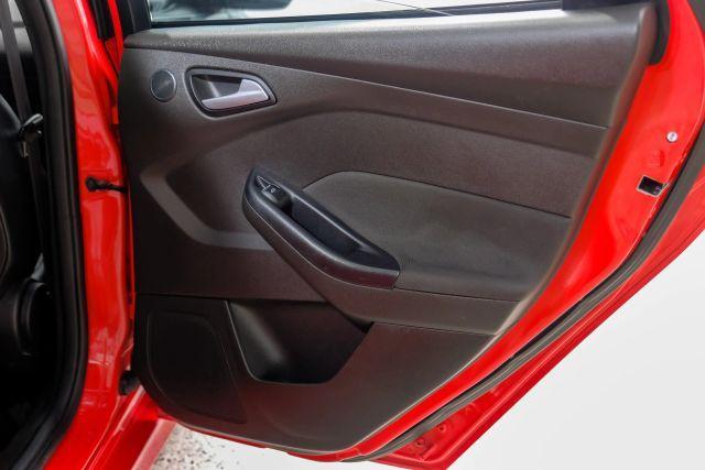 Photo of 2016 Red Ford Focus ST