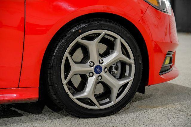 Photo of 2016 Red Ford Focus ST