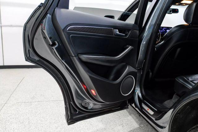 Photo of 2015 Gray Audi SQ5