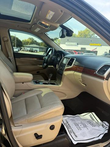 Photo of 2012 Brilliant Black Crystal Pearlcoat Jeep Grand Cherokee