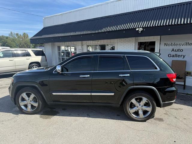 Photo of 2012 Brilliant Black Crystal Pearlcoat Jeep Grand Cherokee