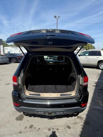 Photo of 2012 Brilliant Black Crystal Pearlcoat Jeep Grand Cherokee