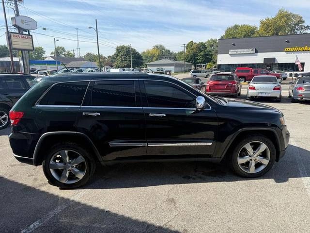 Photo of 2012 Brilliant Black Crystal Pearlcoat Jeep Grand Cherokee