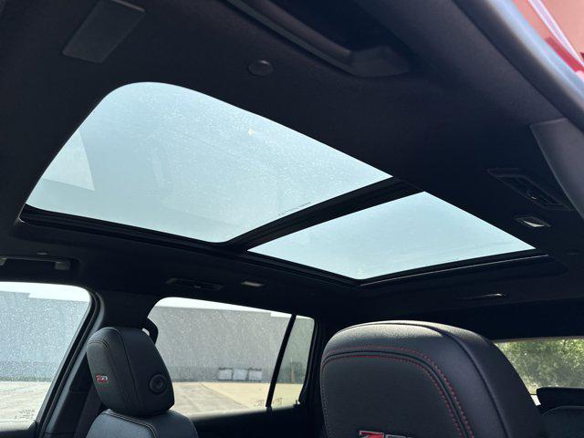 Photo of 2025 Radiant Red Tintcoat Chevrolet Traverse