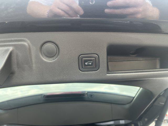 Photo of 2020 Midnight Blue Metallic Chevrolet Equinox