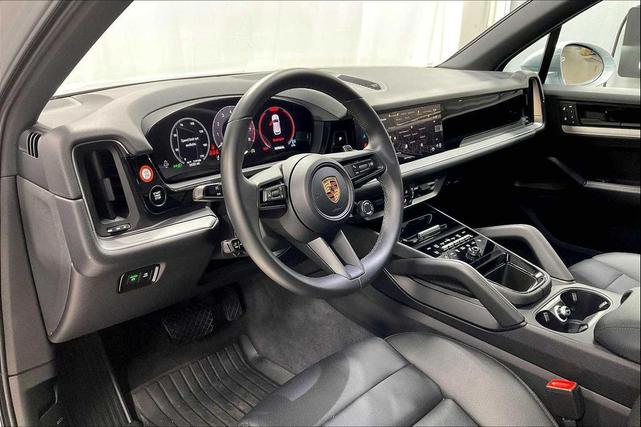 Photo of 2025 Dolomite Silver Metallic Porsche Cayenne
