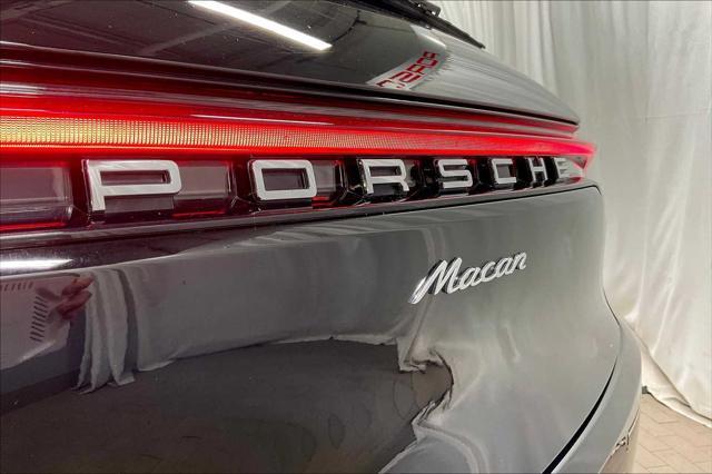 Photo of 2021 Black Porsche Macan