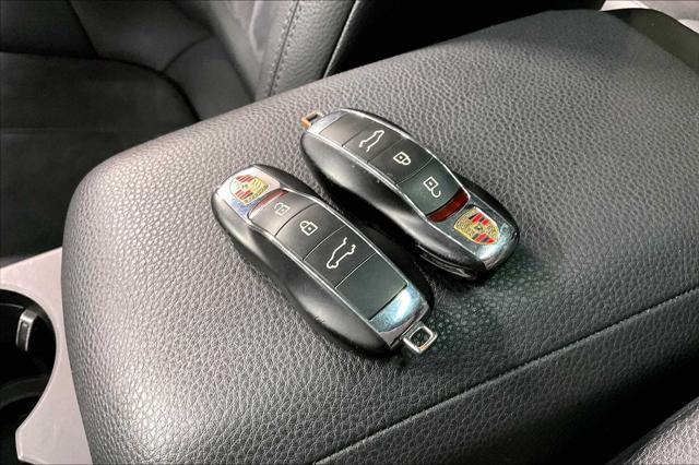 Photo of 2021 Black Porsche Macan