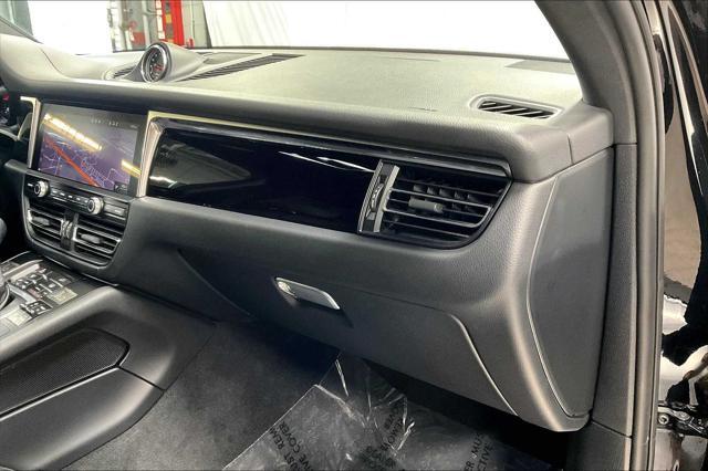 Photo of 2021 Black Porsche Macan