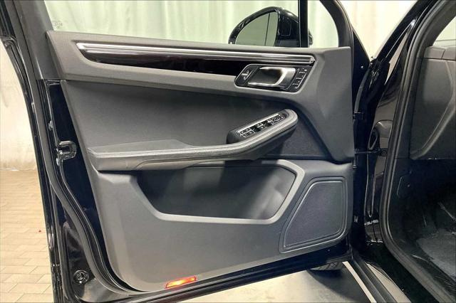 Photo of 2021 Black Porsche Macan